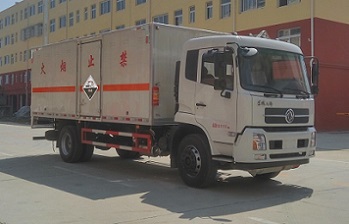 东风天锦6.2米腐蚀性物品厢式运输车上户9770KG