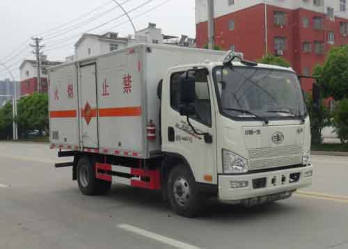 国六解放潍柴130马力蓝牌4.1米爆破器材运输车